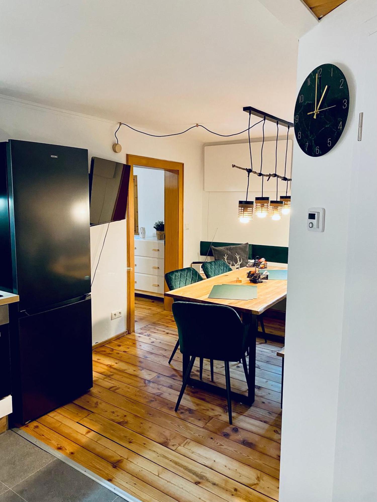 Breitenstein In Historischem Apartment *